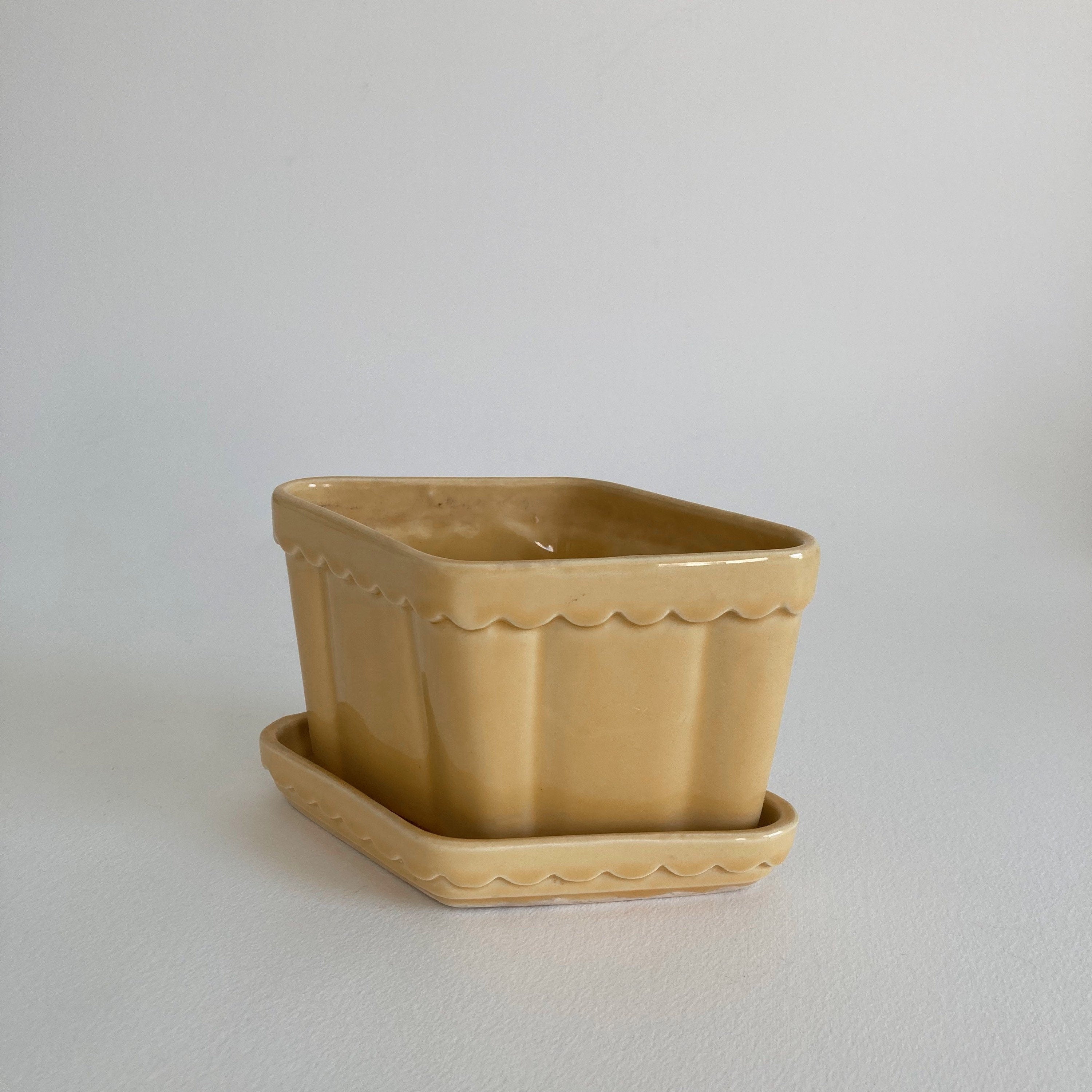 Vintage Yellow Ceramic Planter: Diamond Scallop Rim, American Pottery
