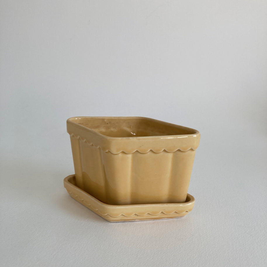 Vintage Yellow Ceramic Planter: Diamond Scallop Rim, American Pottery
