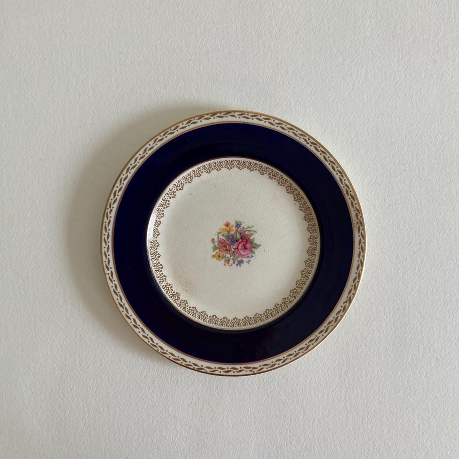 Set of 2 Bread & Butter Plates - Crown Ducal Empress Pattern - Aynsley Cambridge Scalloped Pattern - Made in England - Decorative Plates