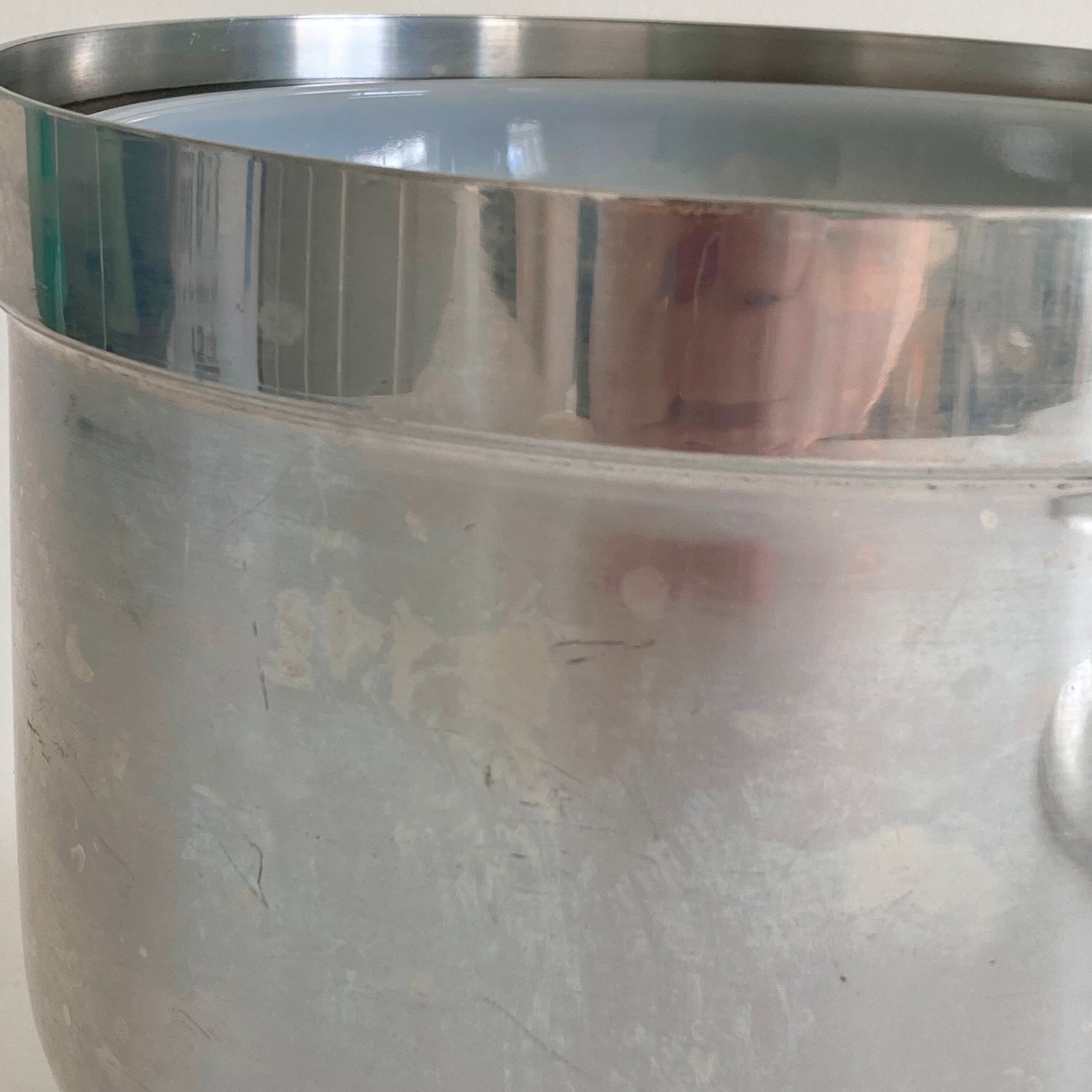 1960s Buehner-Wanner Aluminum Ice Bucket: MCM Barware
