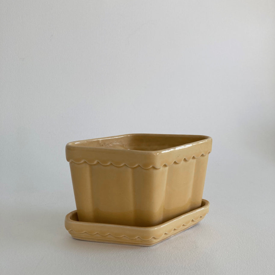 Vintage Yellow Ceramic Planter: Diamond Scallop Rim, American Pottery